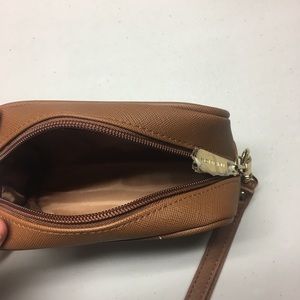 Michael Kors Bags - Michael Kors makeup travel bag Michael Kors Bags - Michael Kors makeup travel bag